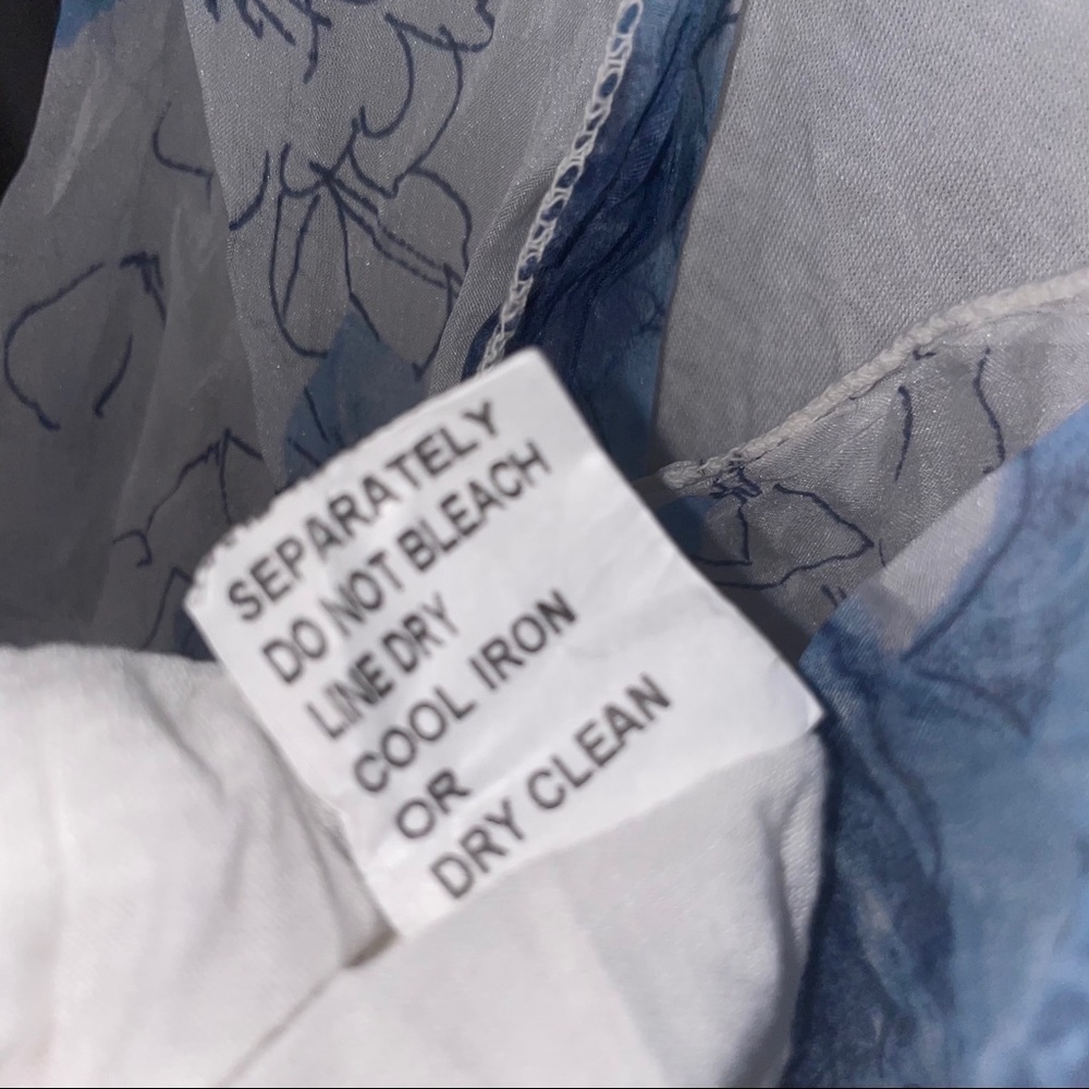 Carla Conti top size Medium floral faux wrap - Picture 7 of 7